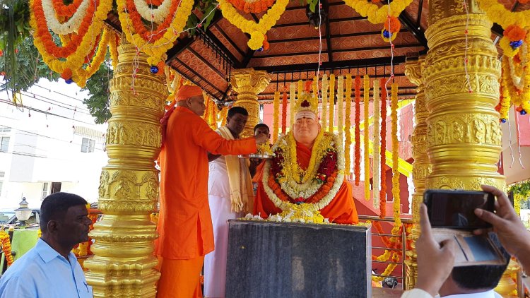 *ಹಲವಾರು ಸಾಧುಸಂತರ ಸಮ್ಮುಖದಲ್ಲಿ  ಧಾರವಾಡ ಮಹಾನಗರದ ವಿಕಾಸ ನಗರ ಬಡಾವಣೆಯಲ್ಲಿರುವ  ಬಿಜಿಎಸ್ ಕುಟೀರದ  ಪ್ರಾರಂಭೋತ್ಸವ ಕಾರ್ಯಕ್ರಮ ಸಡಗರ ಸಂಭ್ರಮದಿಂದ ನಡೆಯಿತು*