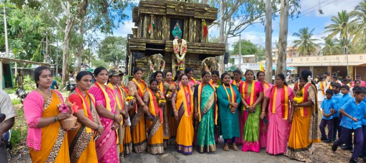 *ಕೆ.ಆರ್.ಪೇಟೆ: ಕನ್ನಡ ನಾಡು ನುಡಿ ಭಾಷೆಗೆ ತನ್ನದೆಯಾದ ಶ್ರೀಮಂತಿಕೆ ಇದ್ದು ಕನ್ನಡಿಗರೆಲ್ಲರೂ ಒಗ್ಗಟ್ಟಿನಿಂದ ಕನ್ನಡ ಸಂಸ್ಕೃತಿ ಮತ್ತು ಪರಂಪರೆಯನ್ನು ಉಳಿಸಲು ಹಾಗೂ ಬೆಳೆಸಿಕೊಂಡು ಹೋಗಲು ಶ್ರಮಿಸಬೇಕು ಎಂದು ಶಾಸಕ ಹೆಚ್.ಟಿ ಮಂಜು ಕರೆ ನೀಡಿದರು